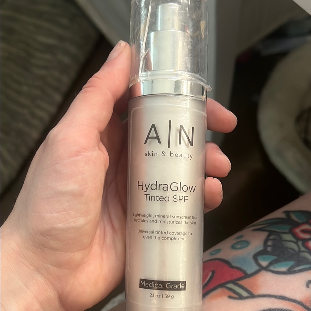 HydraGlow Tinted SPF - Cream